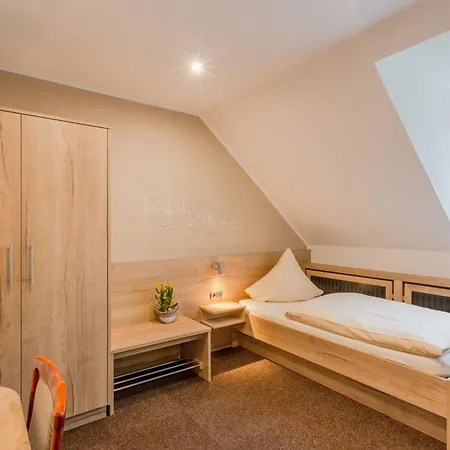 호텔 Restaurant Zur Neroburg