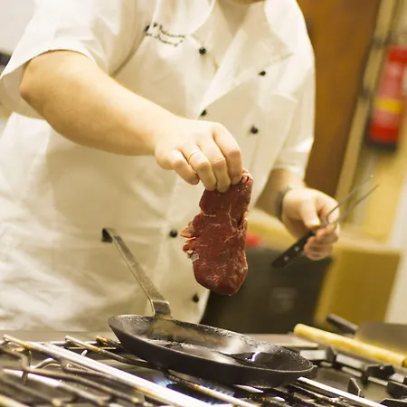 호텔 Restaurant Zur Neroburg