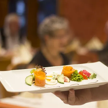 Restaurant Zur Neroburg ホテル