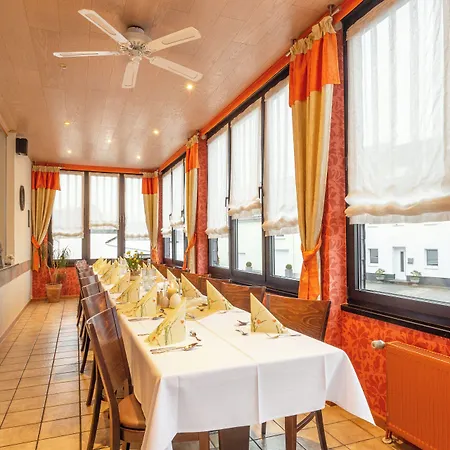 ホテル Restaurant Zur Neroburg Neroth