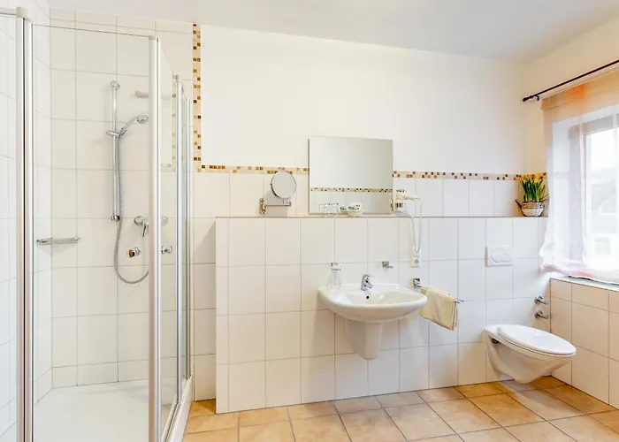 Restaurant Zur Neroburg Hotel Neroth