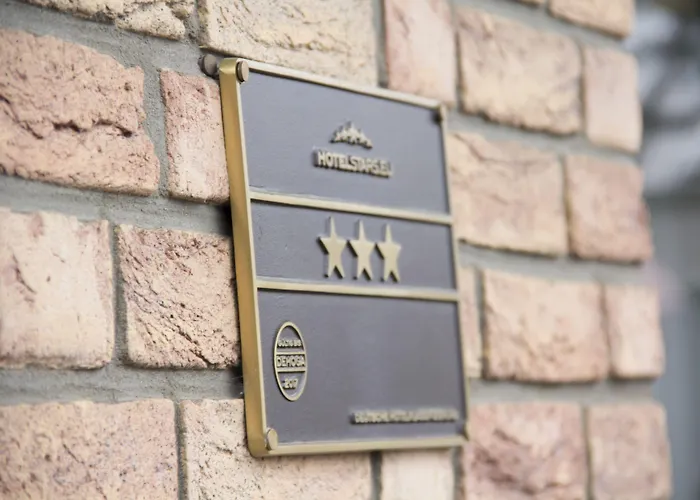 Restaurant Zur Neroburg Hotel Neroth