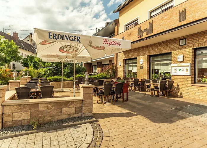 Hotel Restaurant Zur Neroburg 3*