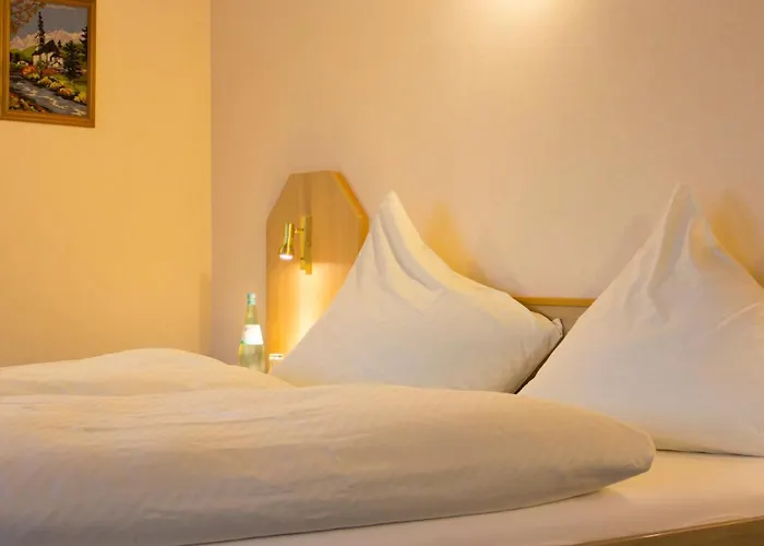 Hotel Restaurant Zur Neroburg 3*